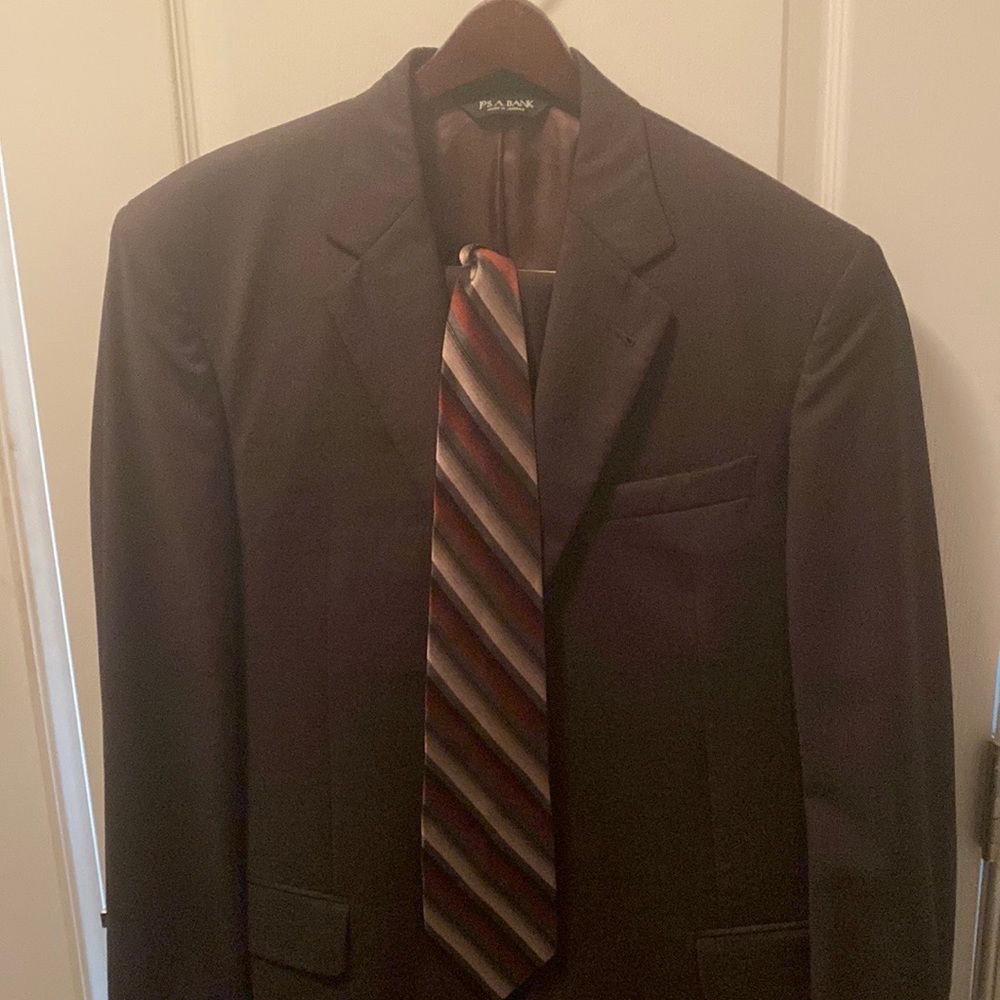 Jos. A Bank mens suit with matching tie